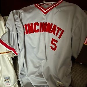 The great Johnny Bench! Used worn only few times! No stains etc. good condition!